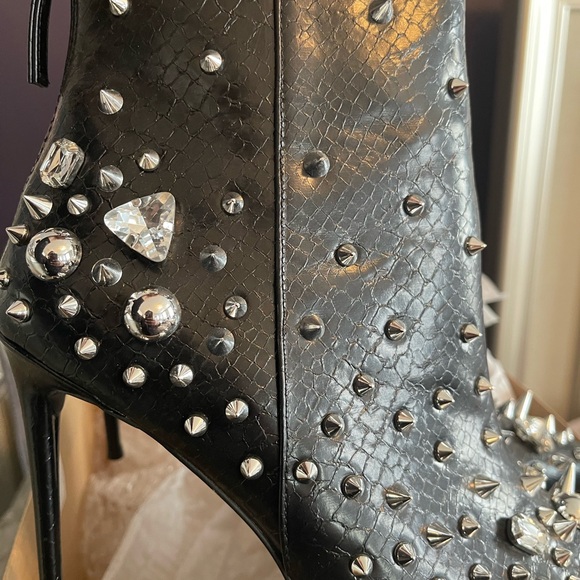 Steve Madden Black Studded Heeled Boots - Picture 2 of 4
